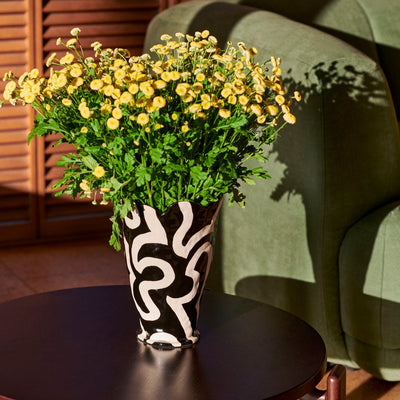 ジェシカ・ハンスのシャドー花瓶