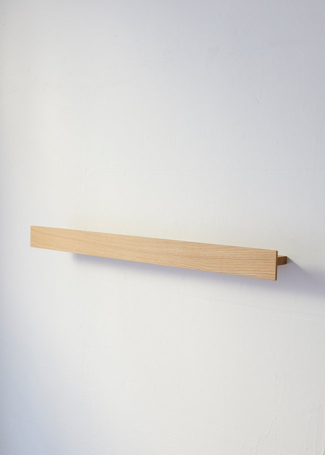 FLOATING GALLERY SHELF