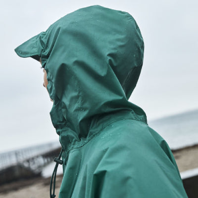 A new wet-weather friend, the Mono Rain Poncho is made in lightweight, water-resistant fabric and features a drawstring tie and peaked hood for superior protection. It packs easily into the front pouch and is available in different colours.