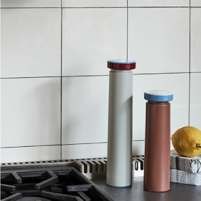 George Sowden’s colourful salt and pepper mills are made from stainless steel and feature a ceramic grinder that enables you to adjust the size and coarseness of the salt or pepper grain. Available in two different heights in a choice of colours.