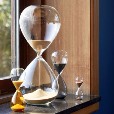 With its organic, soft shape and complementary combinations in clear and coloured glass with fine sand, HAY’s Time hourglass offers a contemporary twist on the classic hourglass timer. 